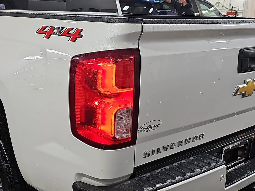 Used 2018 Chevrolet Silverado 1500 High Country image 40