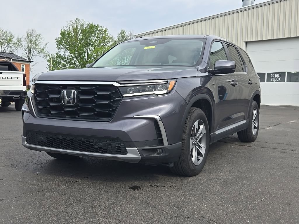 Used 2025 Honda Pilot EX-L image 3