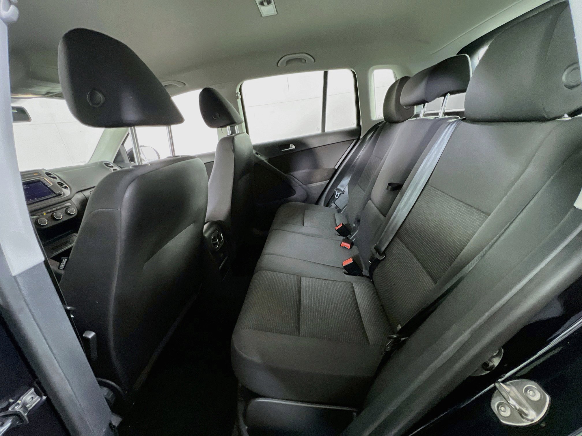 Used 2018 Volkswagen Tiguan Limited w/ Premium Package AWD/4WD image 22