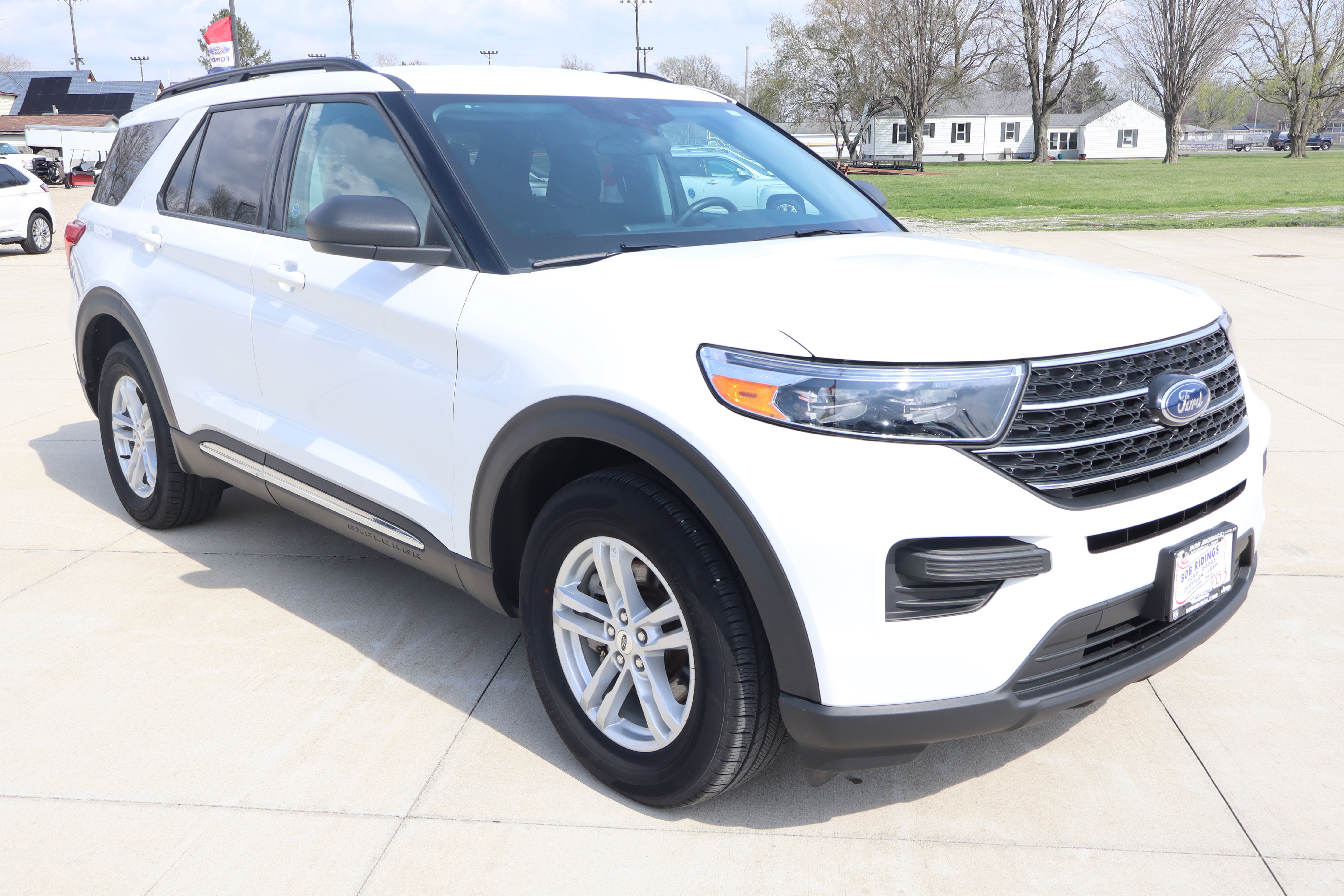 Used 2024 Ford Explorer XLT w/ Class IV Trailer Tow Package AWD/4WD image 4