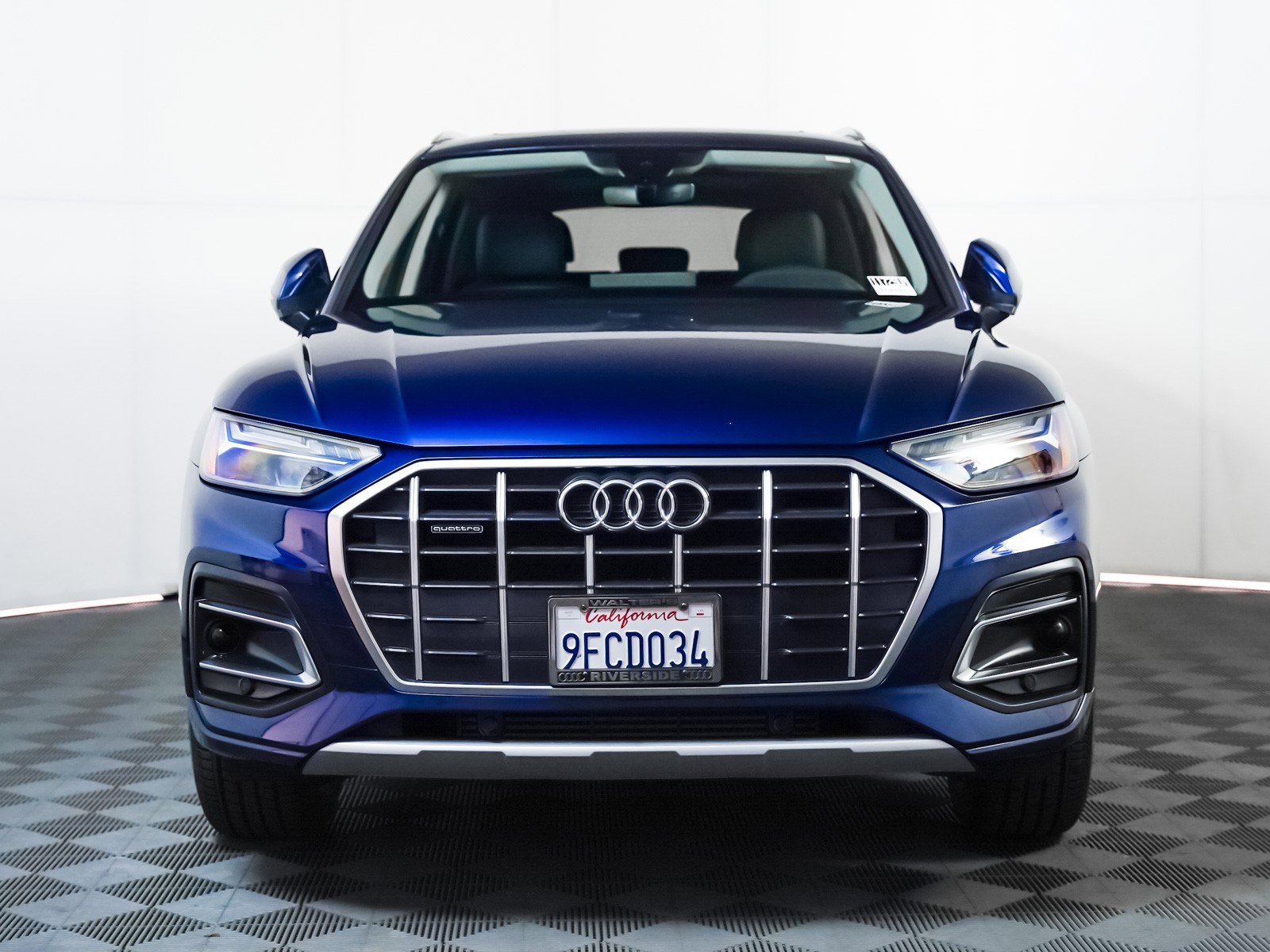 Used 2023 Audi Q5 Premium w/ Convenience Package image 13
