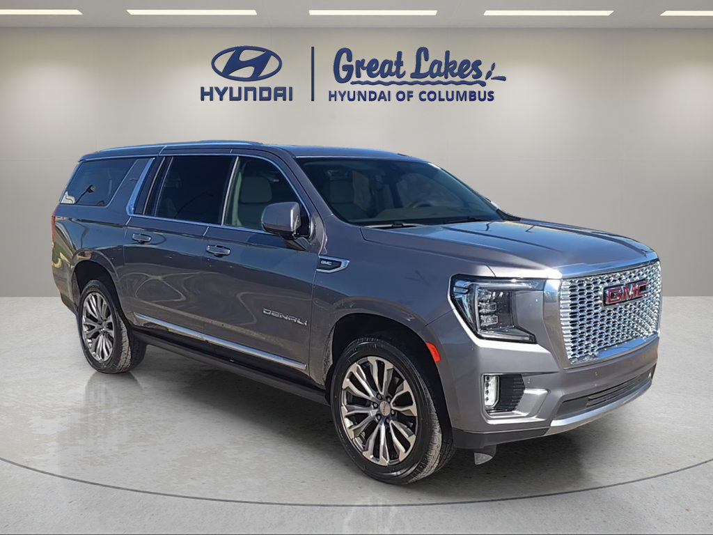 Used 2021 GMC Yukon XL Denali w/ Denali Premium Package AWD/4WD image 3