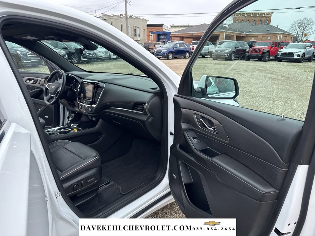 Used 2022 Chevrolet Traverse Premier image 24