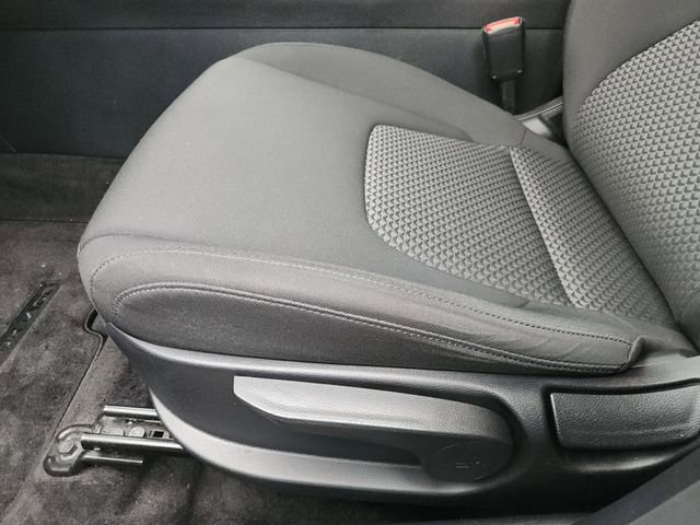 Used 2025 Kia Sportage LX FWD image 18