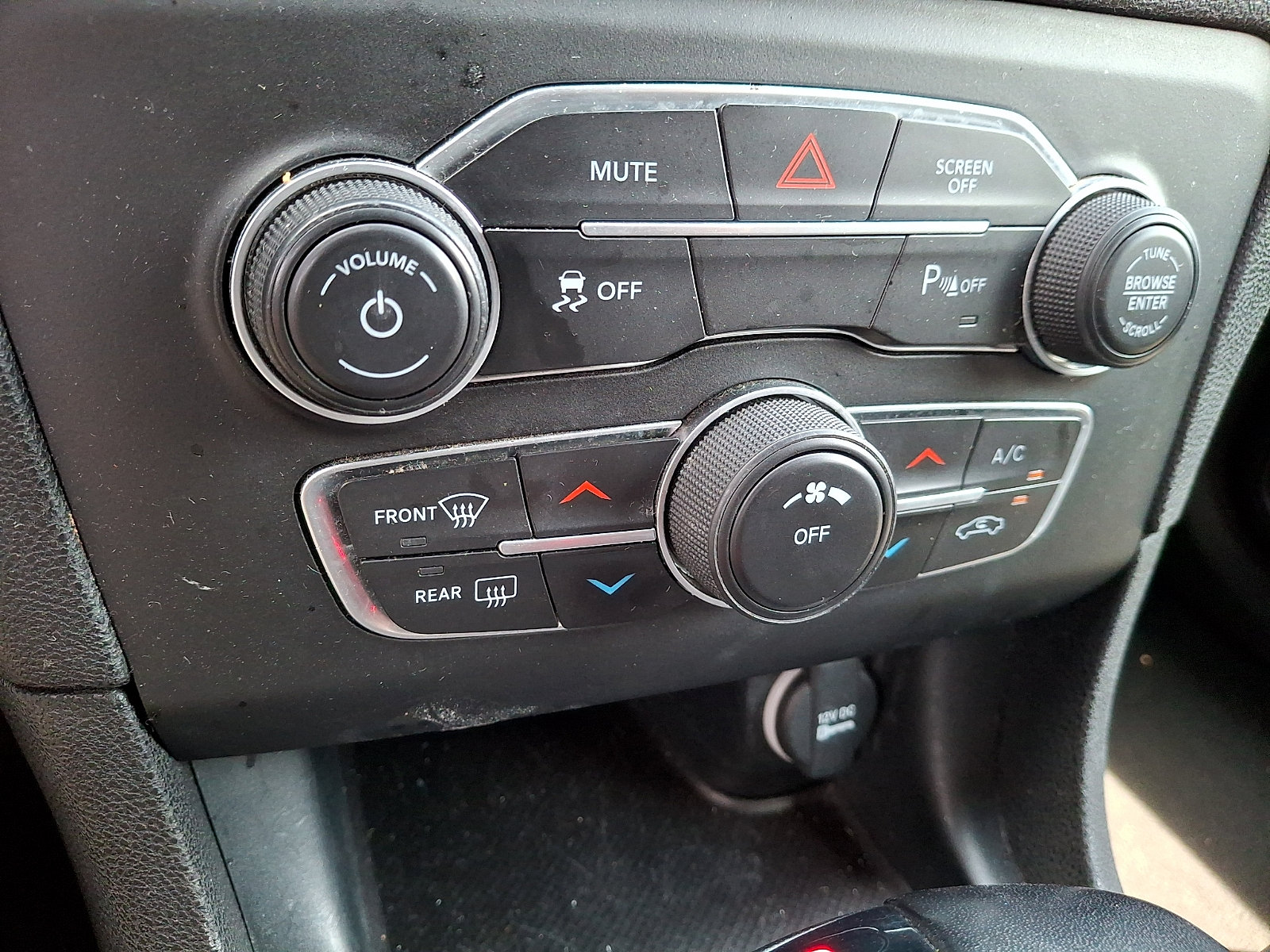 Used 2023 Dodge Charger SXT RWD image 18