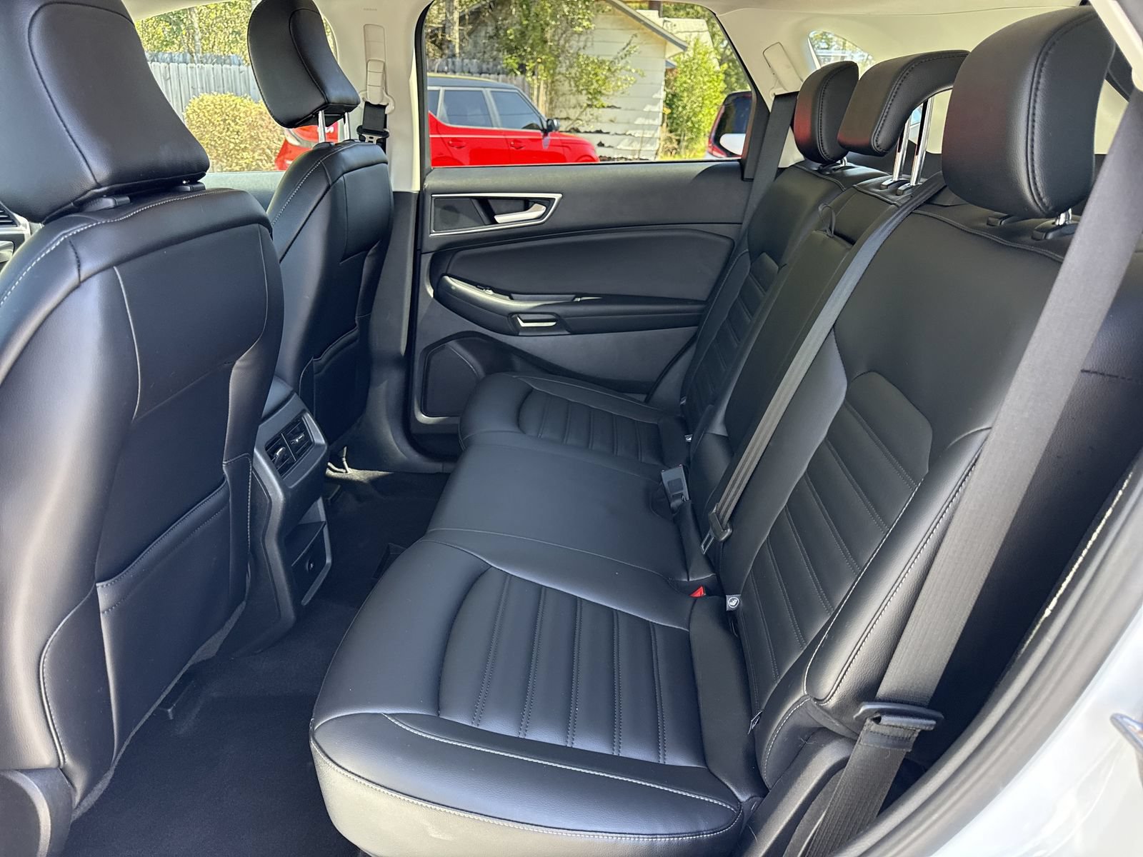 Used 2024 Ford Edge SEL AWD/4WD image 10