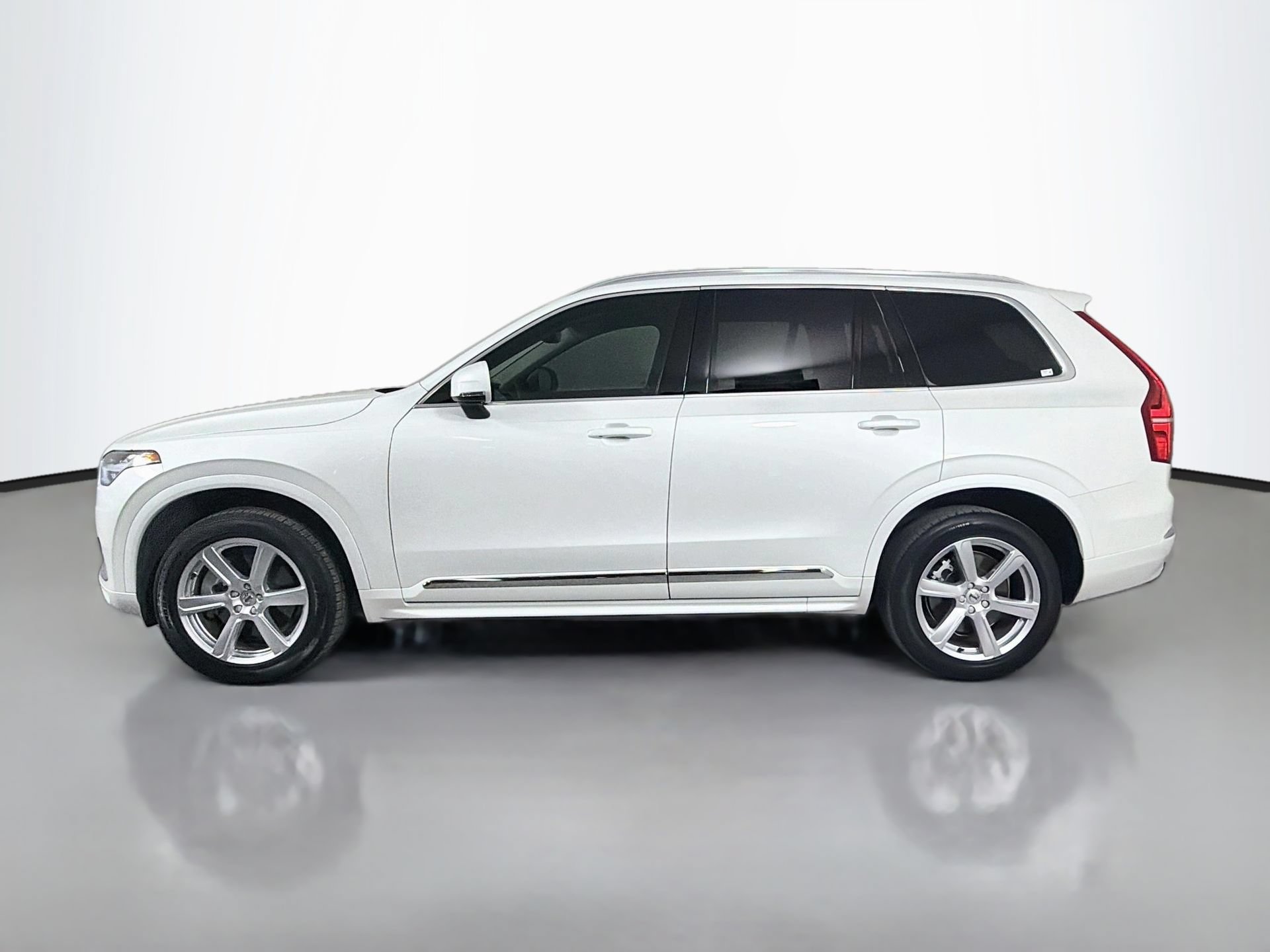 Used 2024 Volvo XC90 B5 Core AWD/4WD image 9