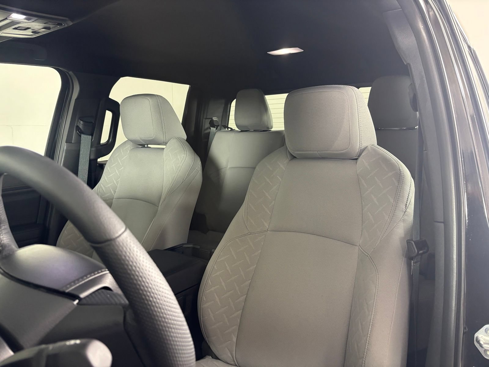 Used 2025 Toyota Tacoma SR5 AWD/4WD image 8