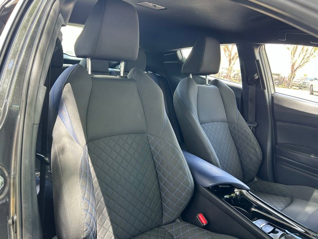 Used 2021 Toyota C-HR XLE image 32