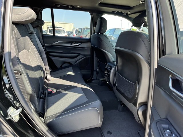 New 2025 Jeep Grand Cherokee Laredo X w/ Luxury Tech Group I image 20