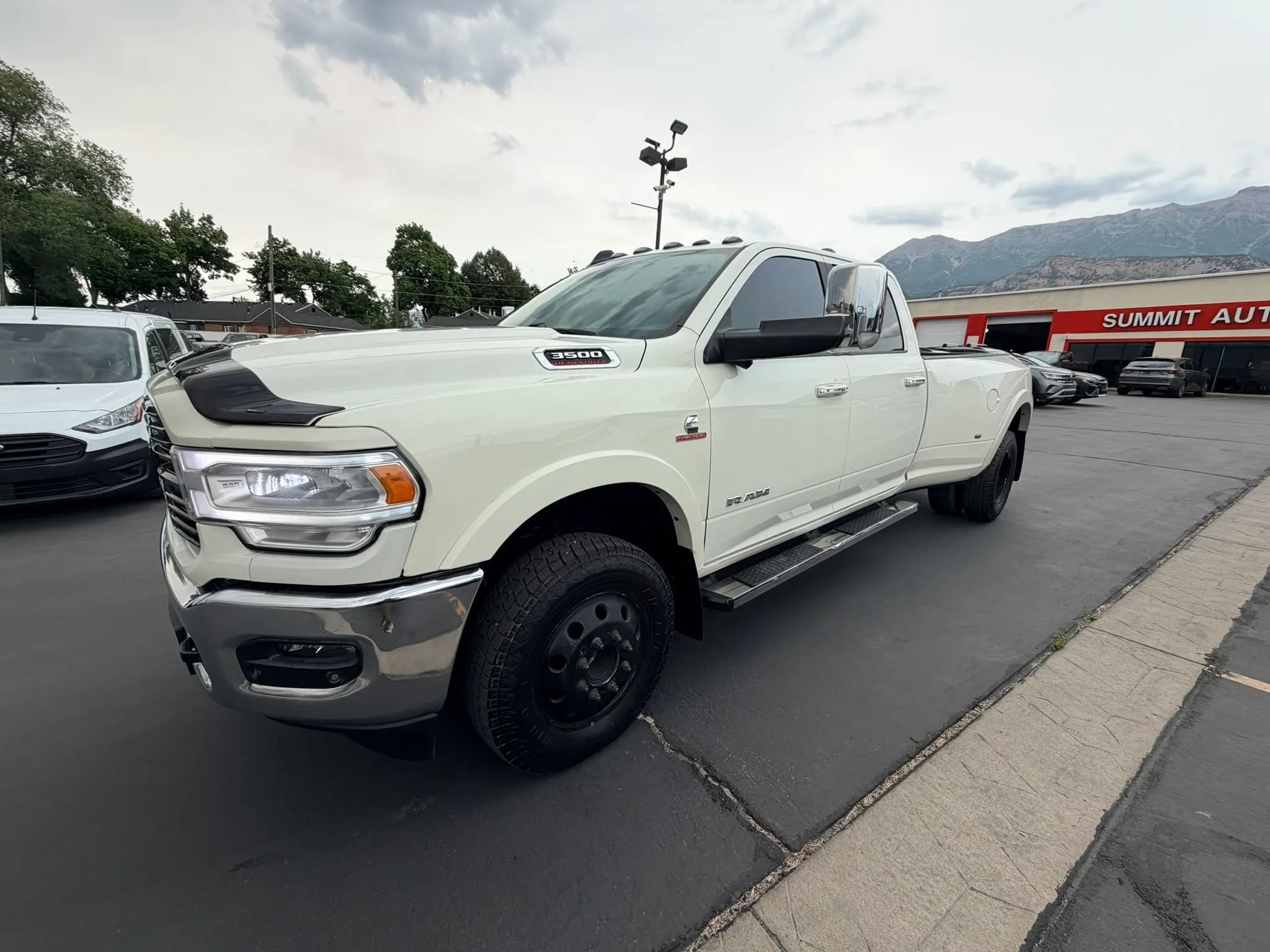 Used 2019 RAM 3500 Laramie AWD/4WD image 8