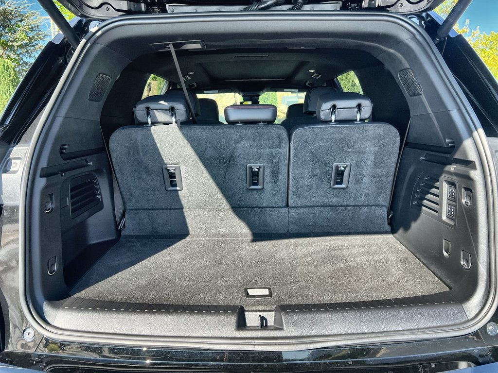 Used 2024 Chevrolet Traverse RS w/ LPO, Floor Liner Package AWD/4WD image 18