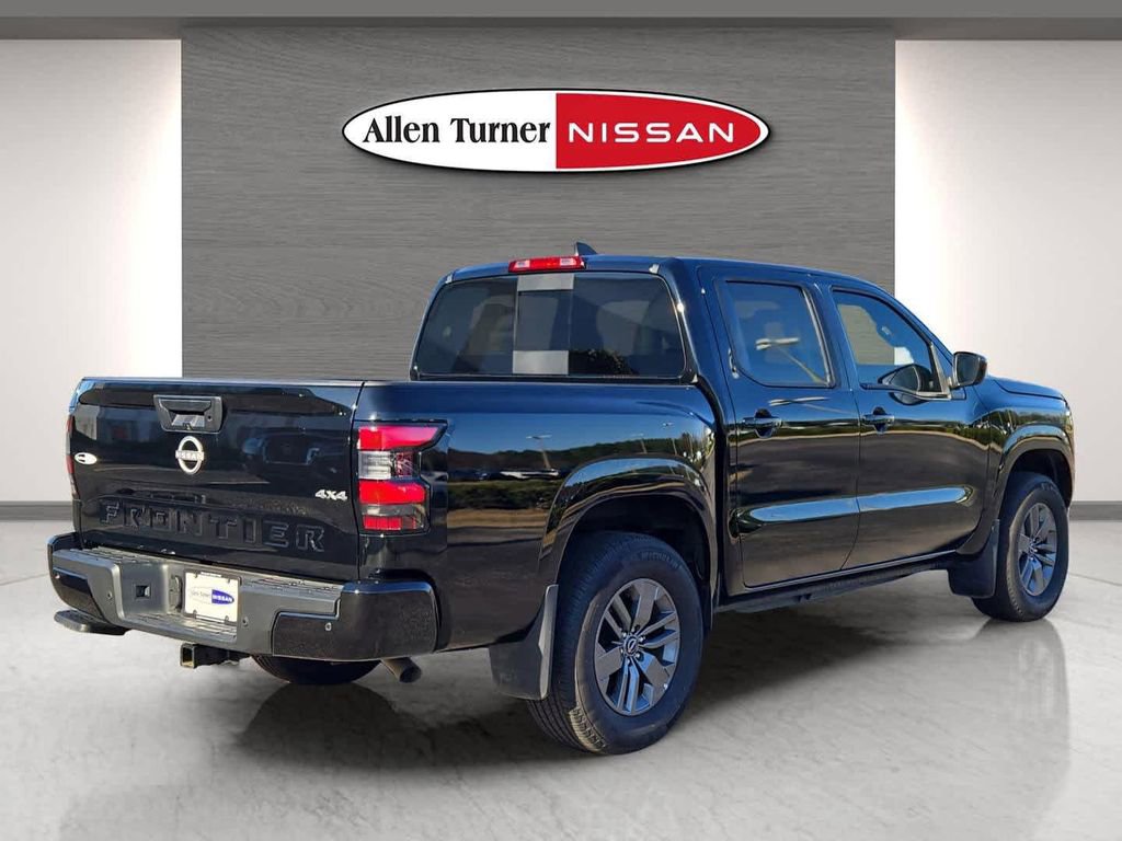 Used 2025 Nissan Frontier SV AWD/4WD image 9