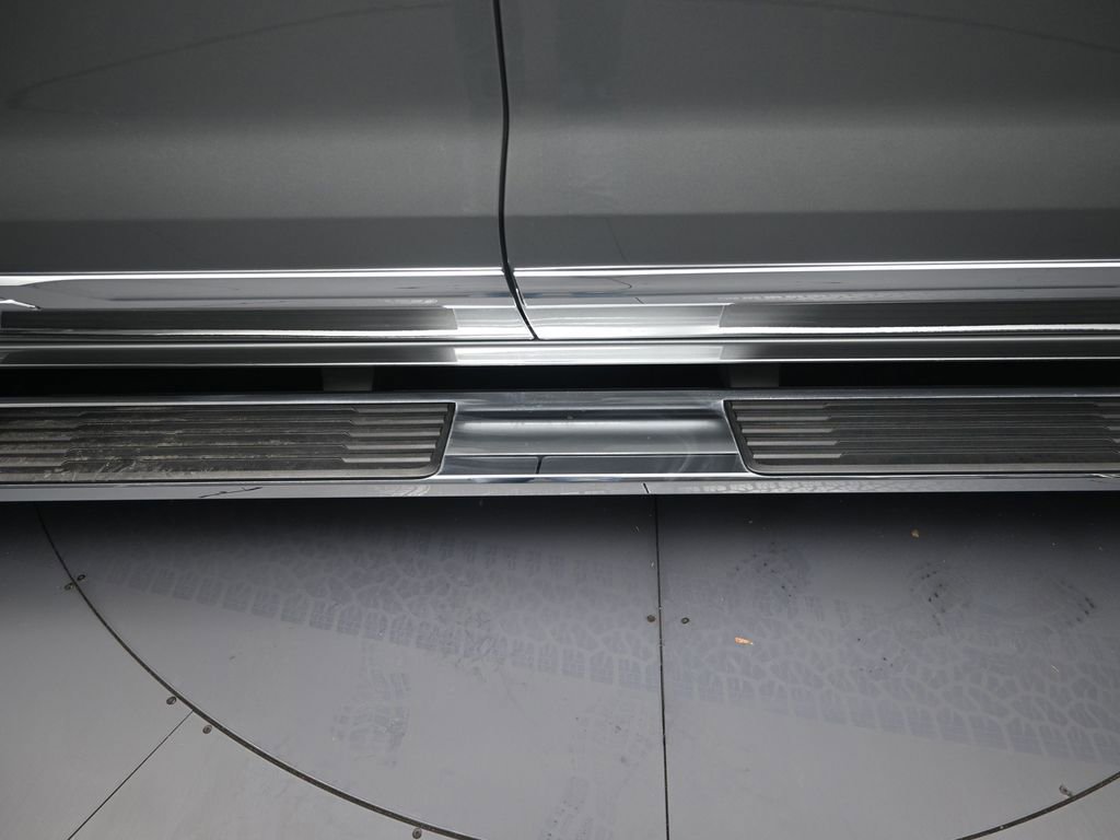 Used 2025 Chevrolet Silverado 1500 High Country w/ Technology Package image 14