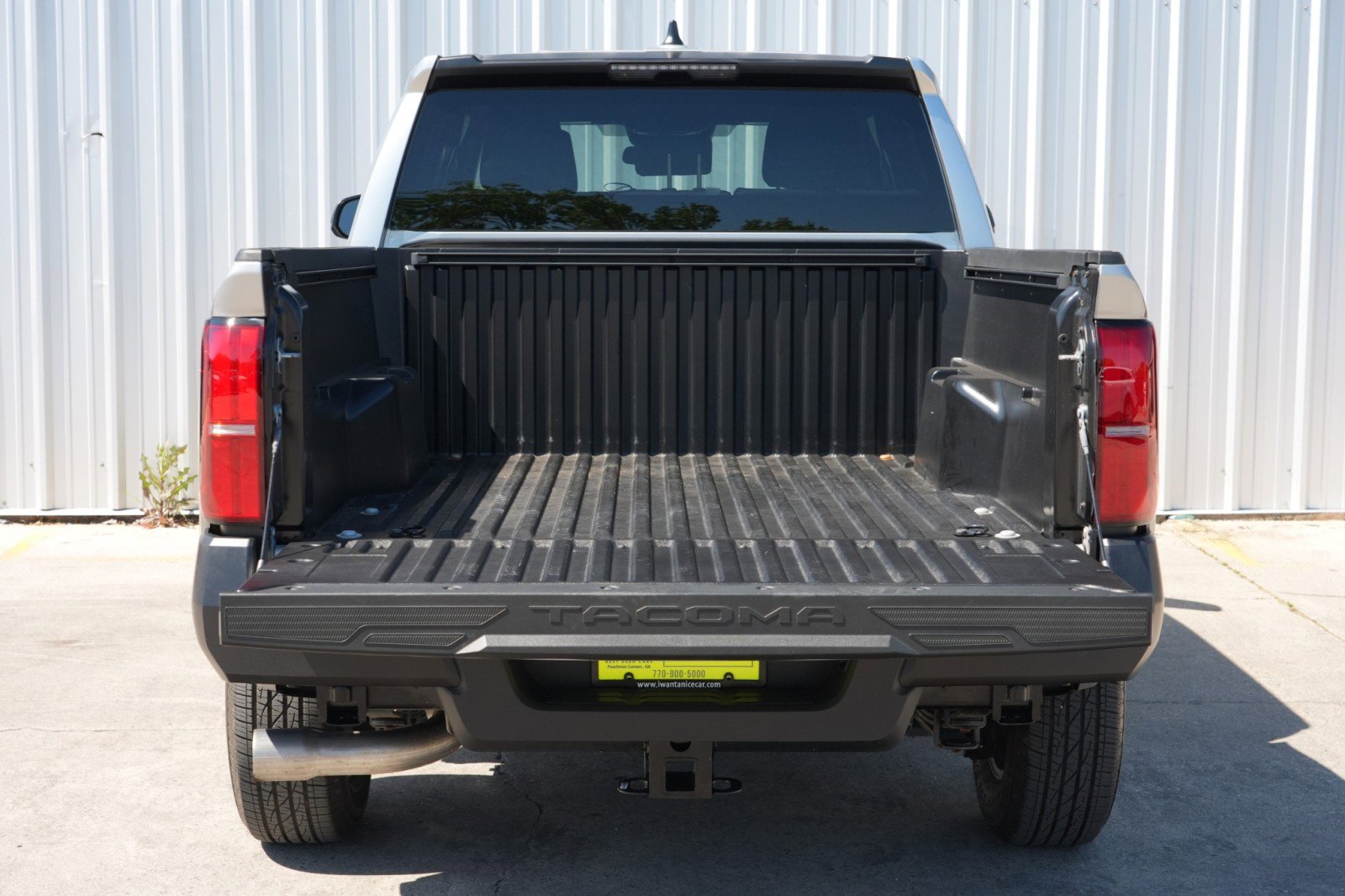 Used 2024 Toyota Tacoma SR image 8