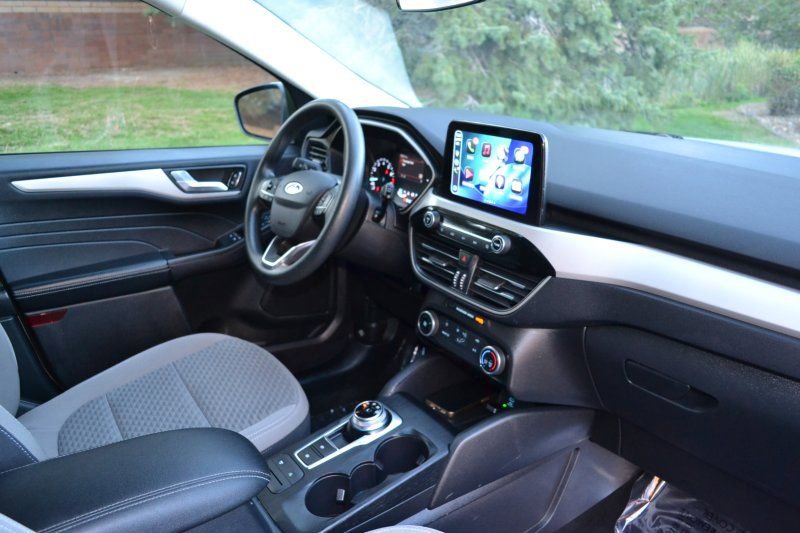 Used 2021 Ford Escape SE image 23