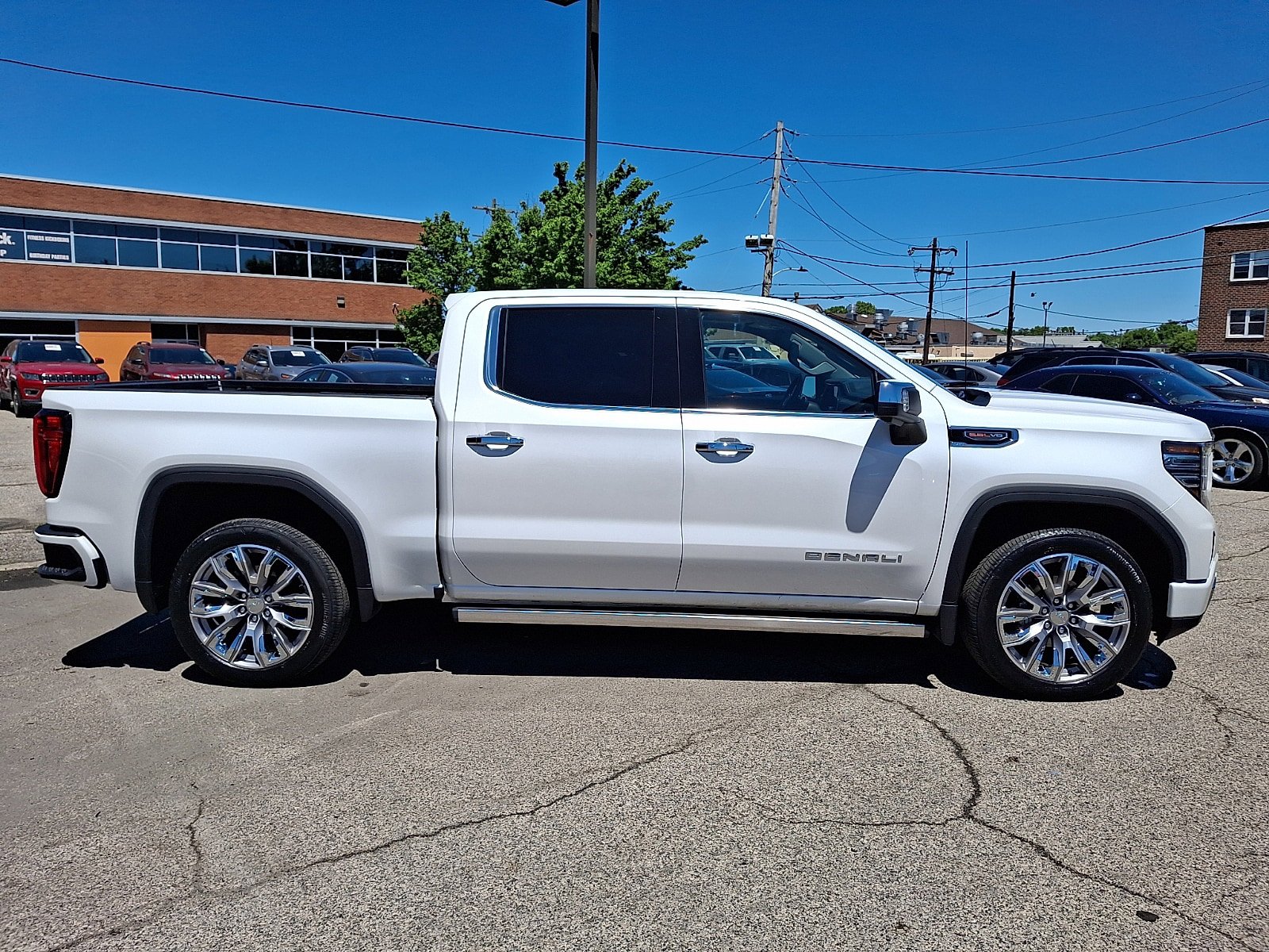 Used 2023 GMC Sierra 1500 Denali w/ Denali Reserve Package AWD/4WD image 7