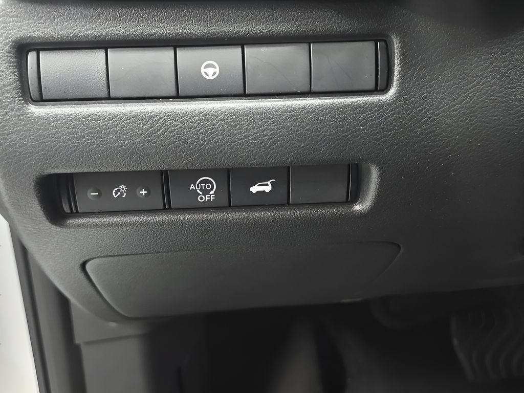 Used 2024 Nissan Rogue SV FWD image 12