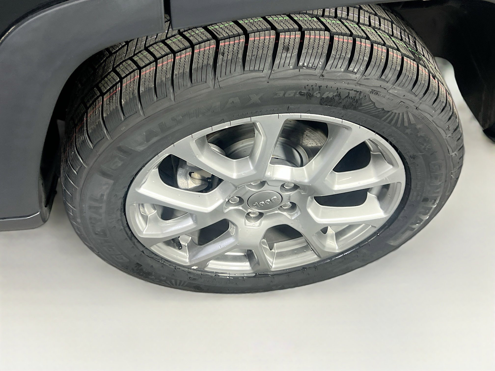 Used 2022 Jeep Compass Latitude image 29