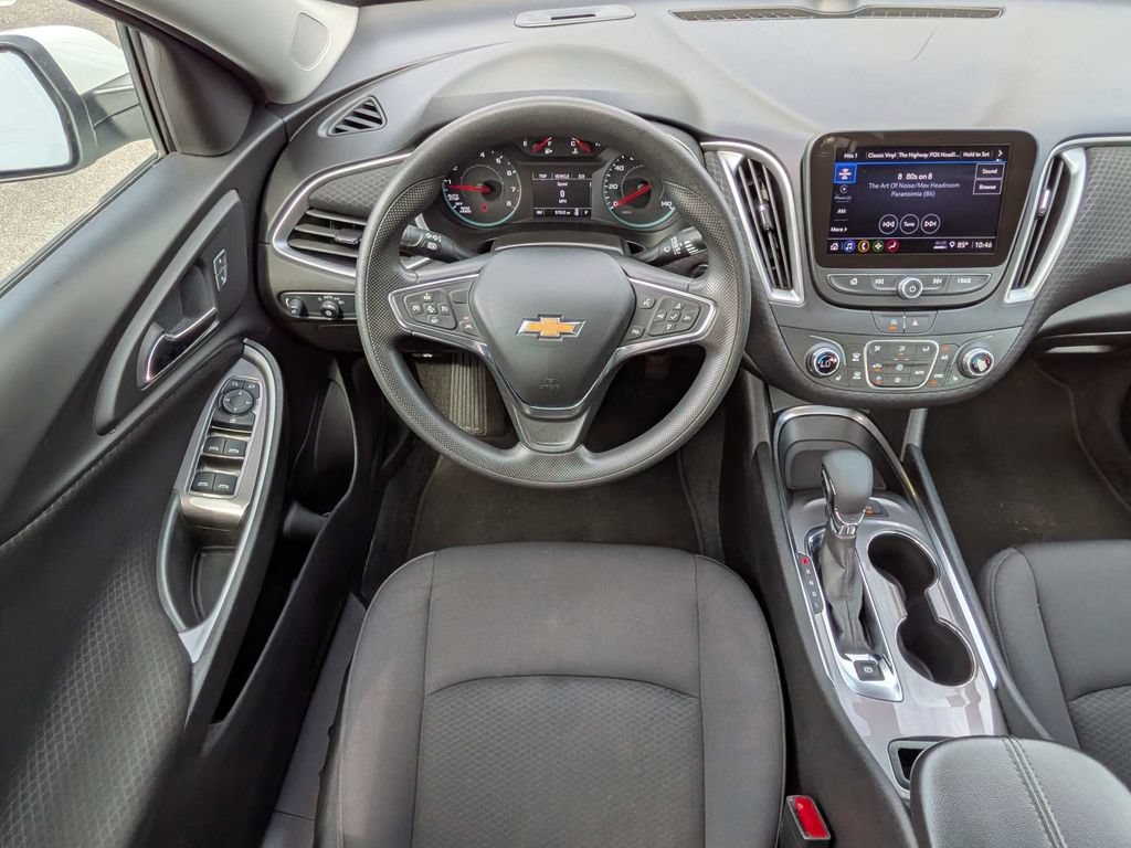 Used 2025 Chevrolet Malibu LT FWD image 16