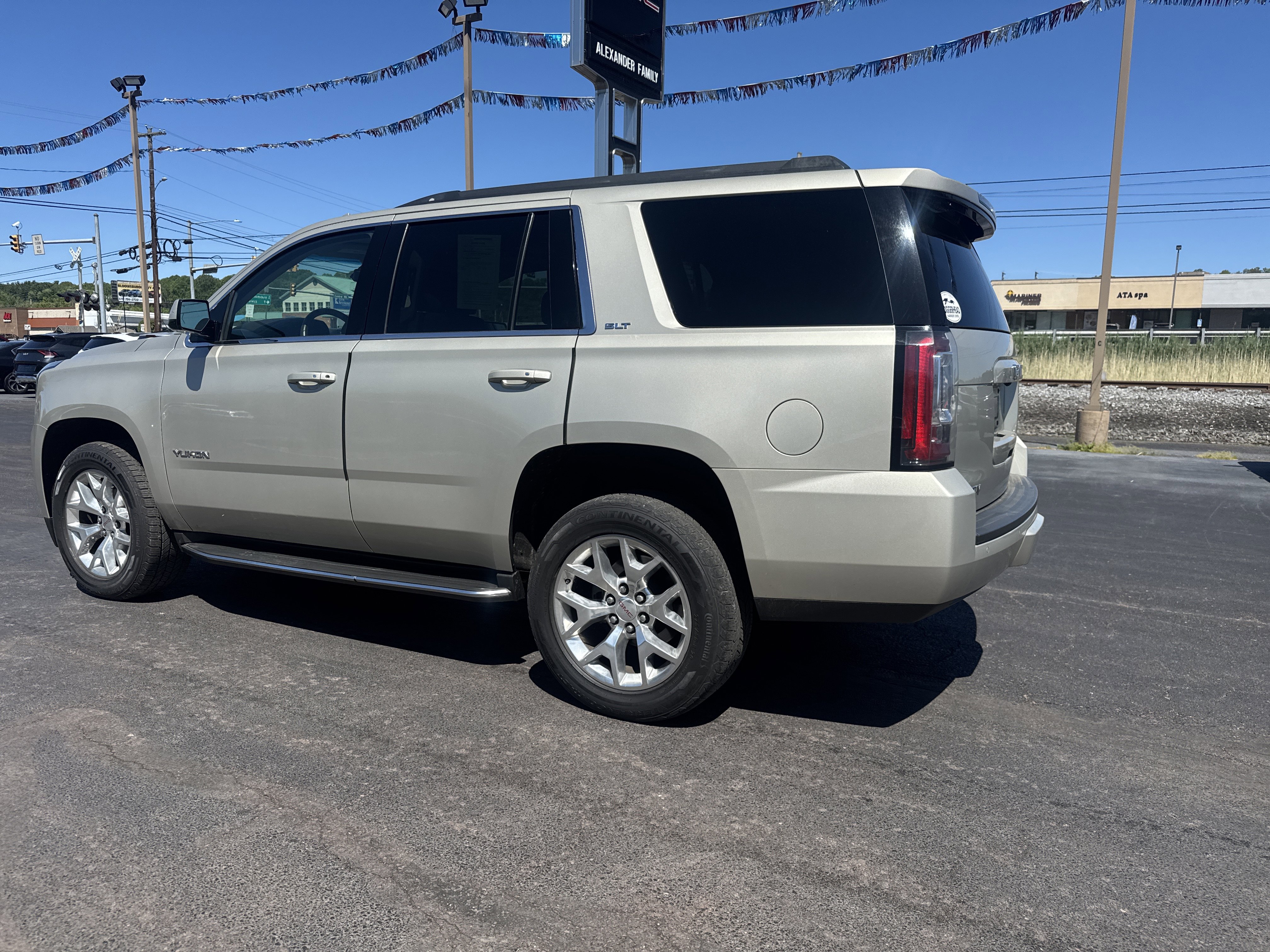 Used 2015 GMC Yukon SLT w/ Open Road Package AWD/4WD image 6