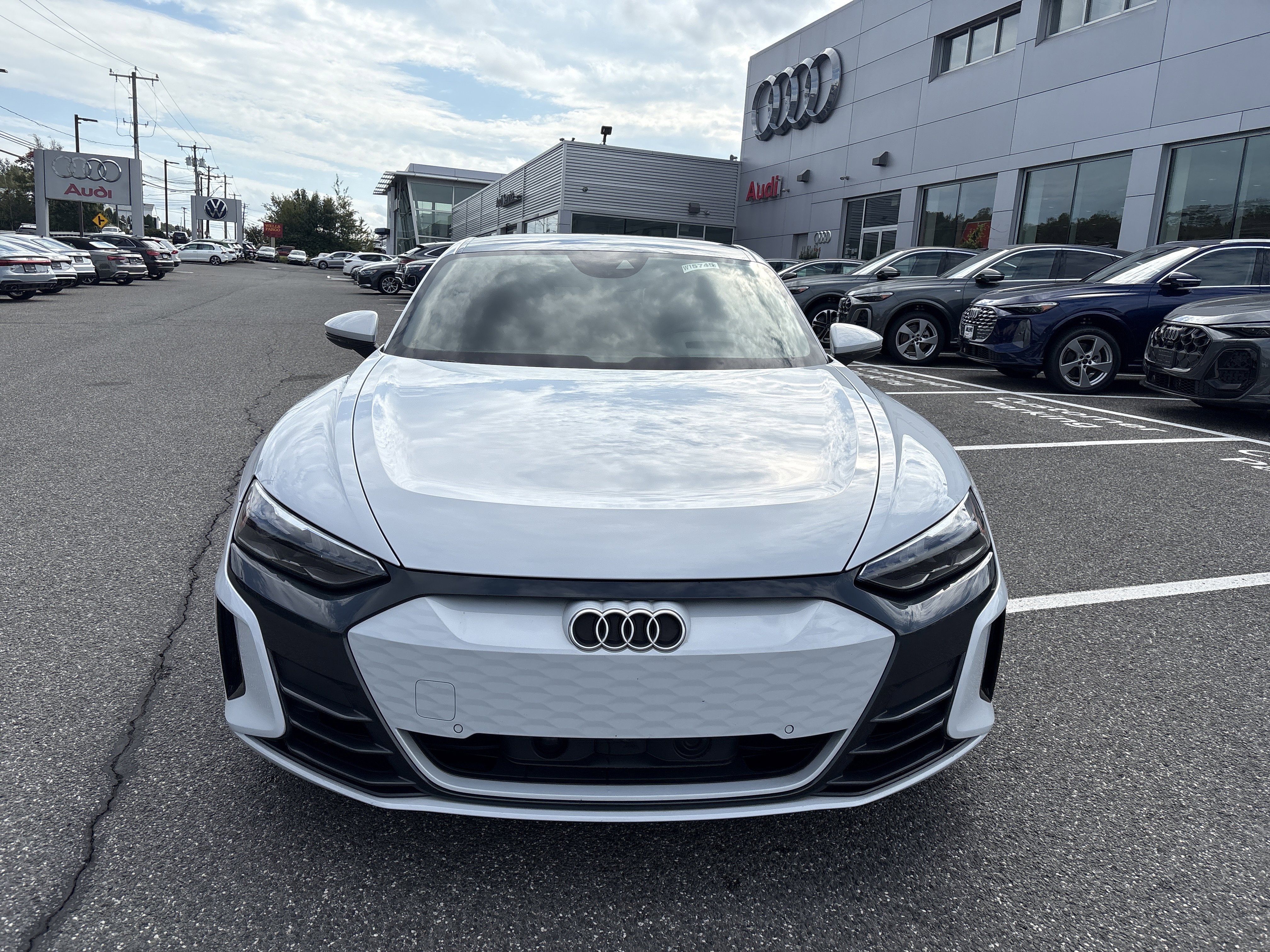 Certified 2023 Audi e-tron GT Prestige w/ Prestige Package image 2