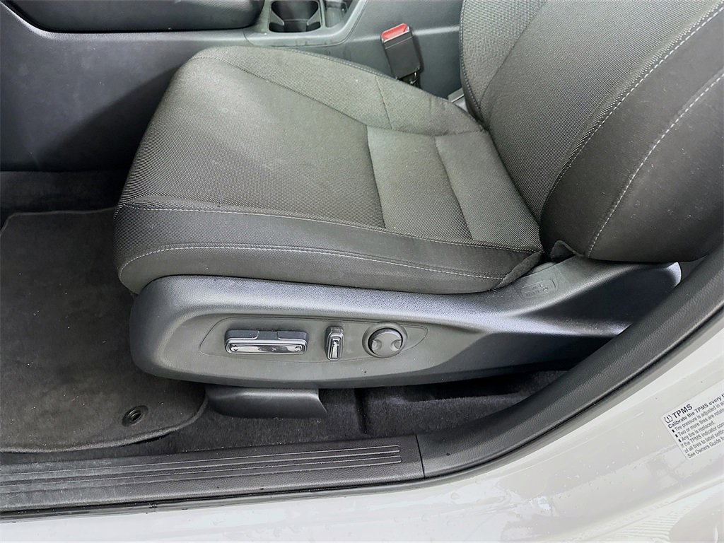 Certified 2025 Honda CR-V EX image 9