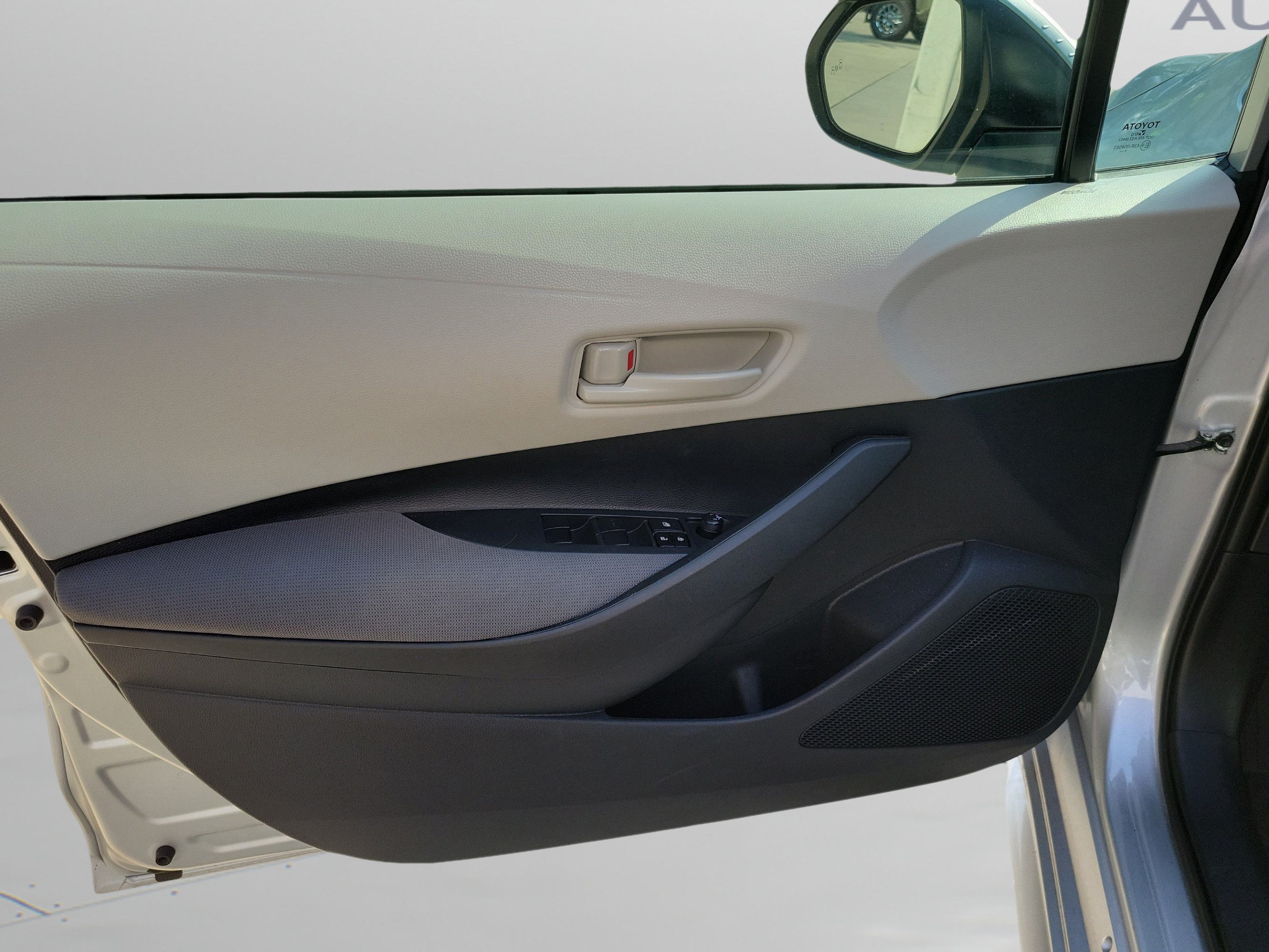 Used 2026 Toyota Corolla LE FWD image 6