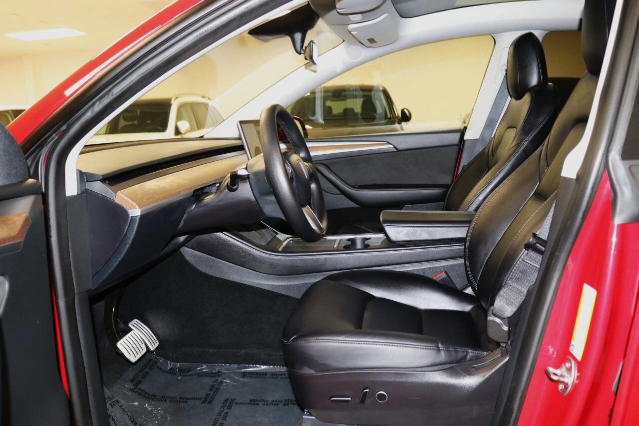 Used 2023 Tesla Model Y Performance image 12