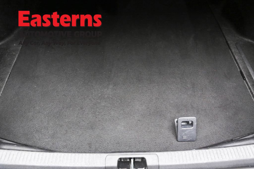 Used 2025 Toyota Camry LE image 9