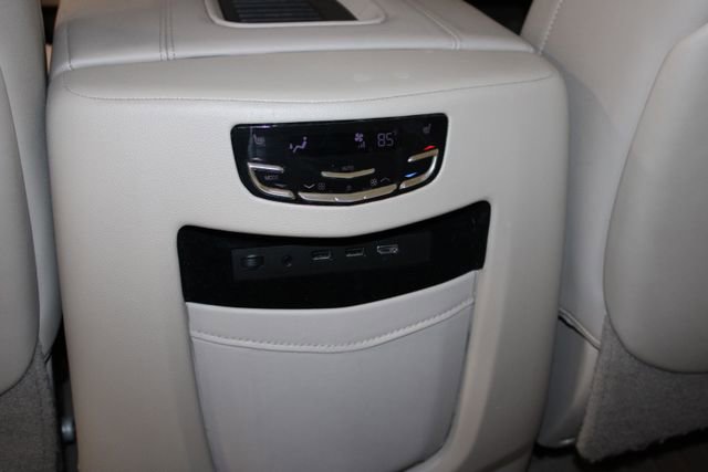 Used 2019 Cadillac Escalade ESV Premium Luxury image 11