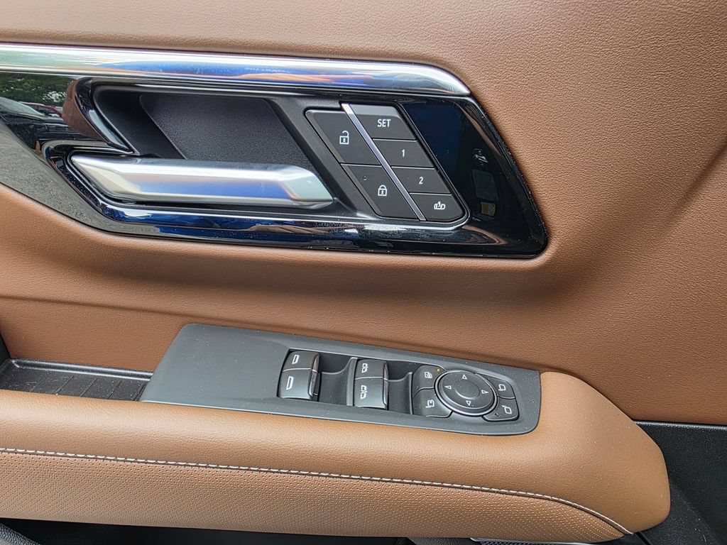 New 2026 Chevrolet Tahoe High Country AWD/4WD image 13