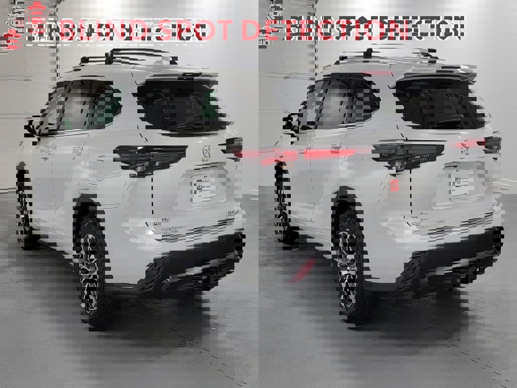Certified 2025 Toyota Highlander XLE image 7