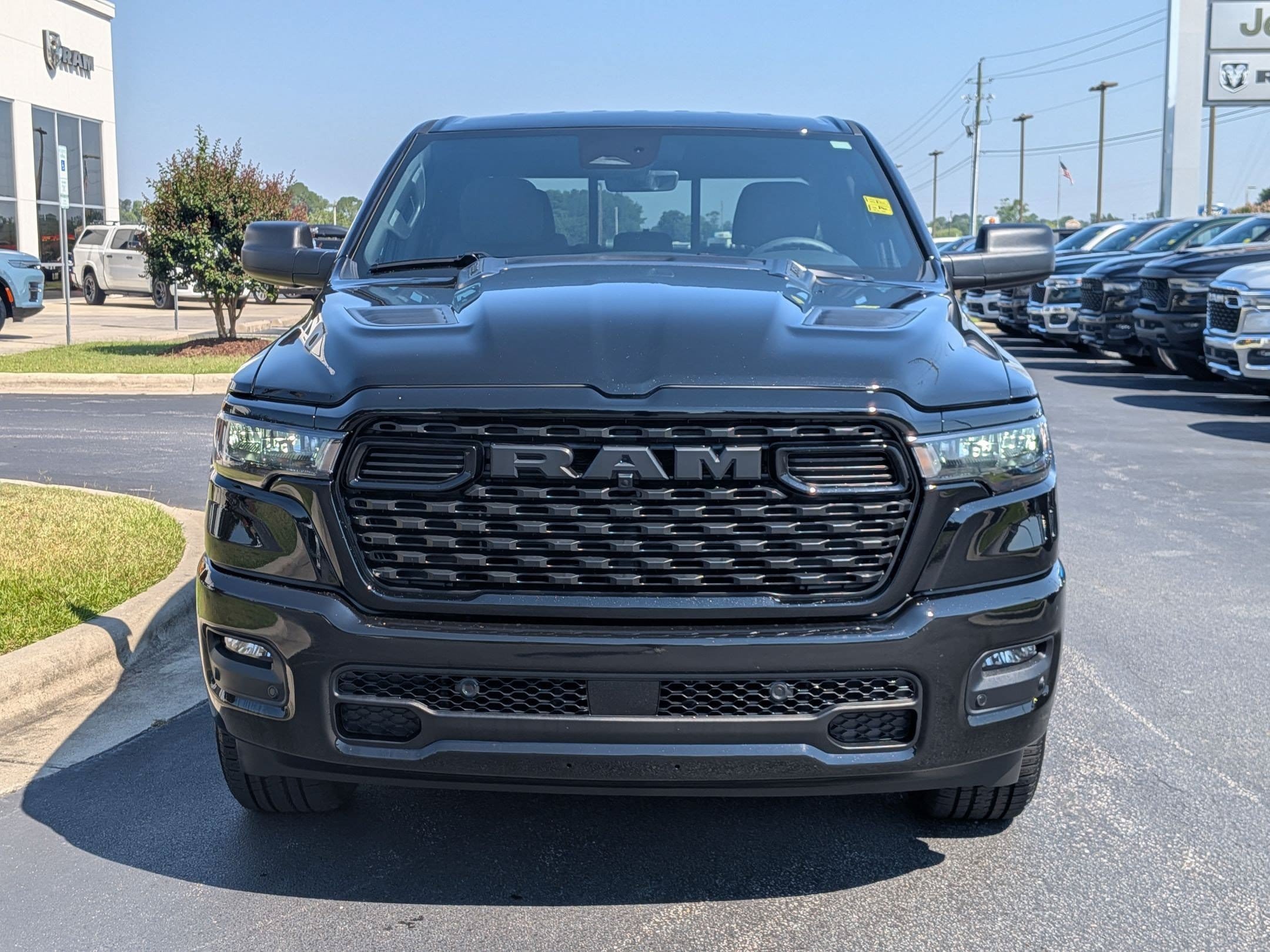 New 2026 RAM 1500 Express AWD/4WD image 2