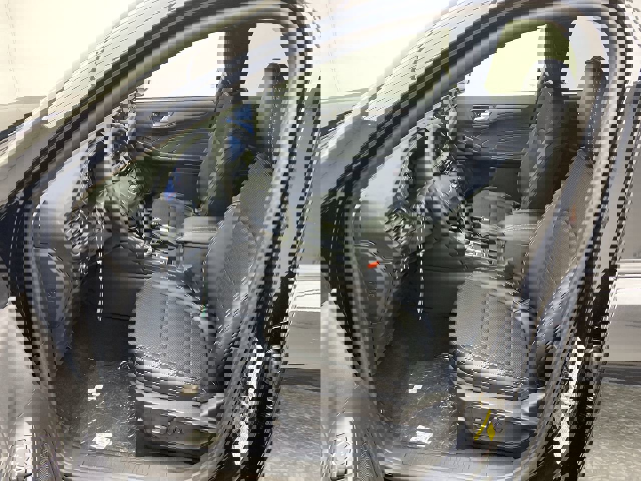 New 2024 Ford Escape SE FWD image 3