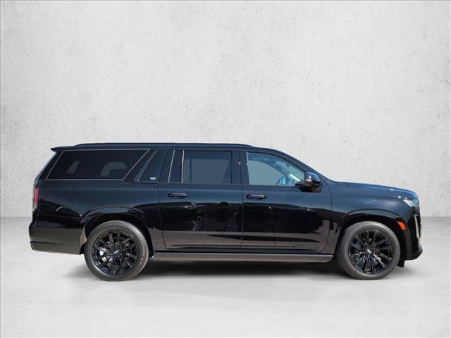 Used 2023 Cadillac Escalade ESV Sport Platinum w/ LPO, ONYX Package AWD/4WD image 4