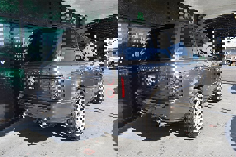 Used 2005 Land Rover Range Rover HSE image 6