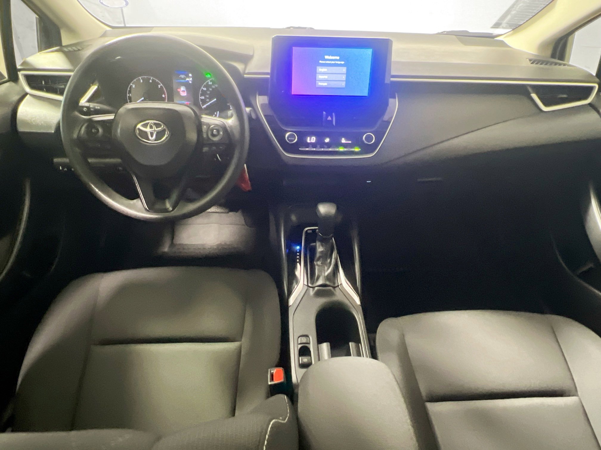 Used 2024 Toyota Corolla LE image 29