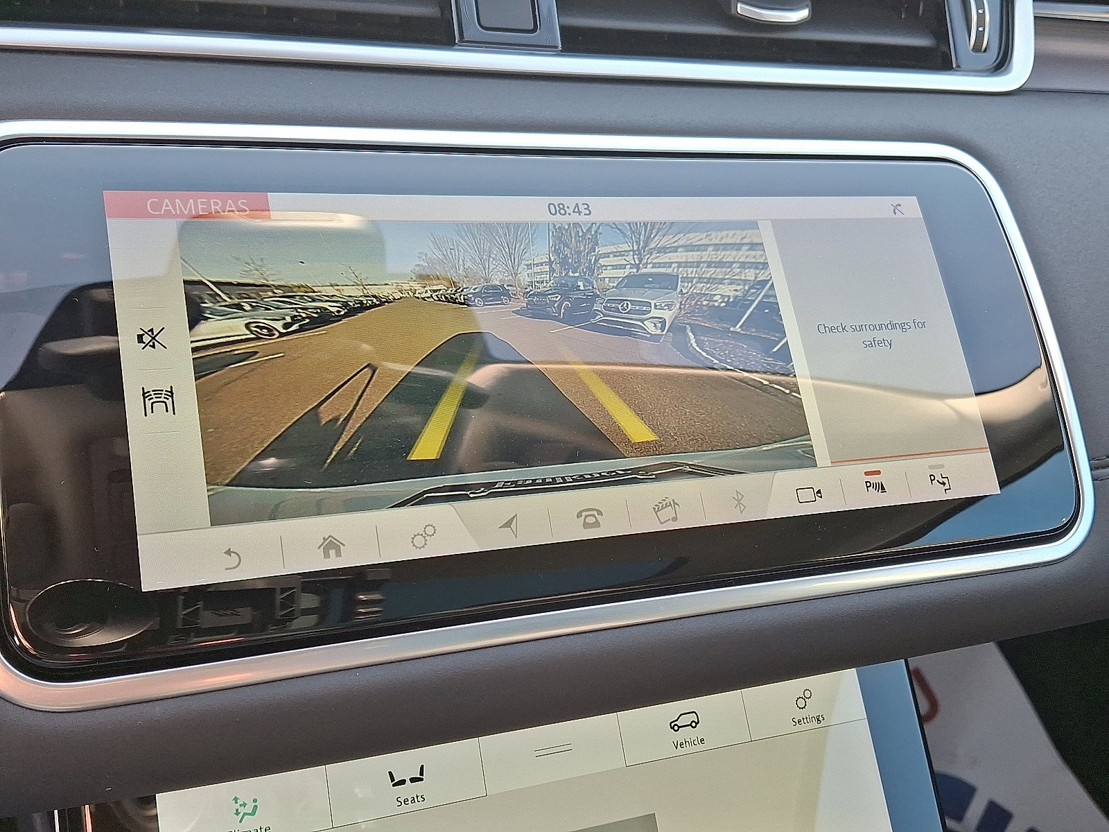 Used 2020 Land Rover Range Rover Evoque SE image 19