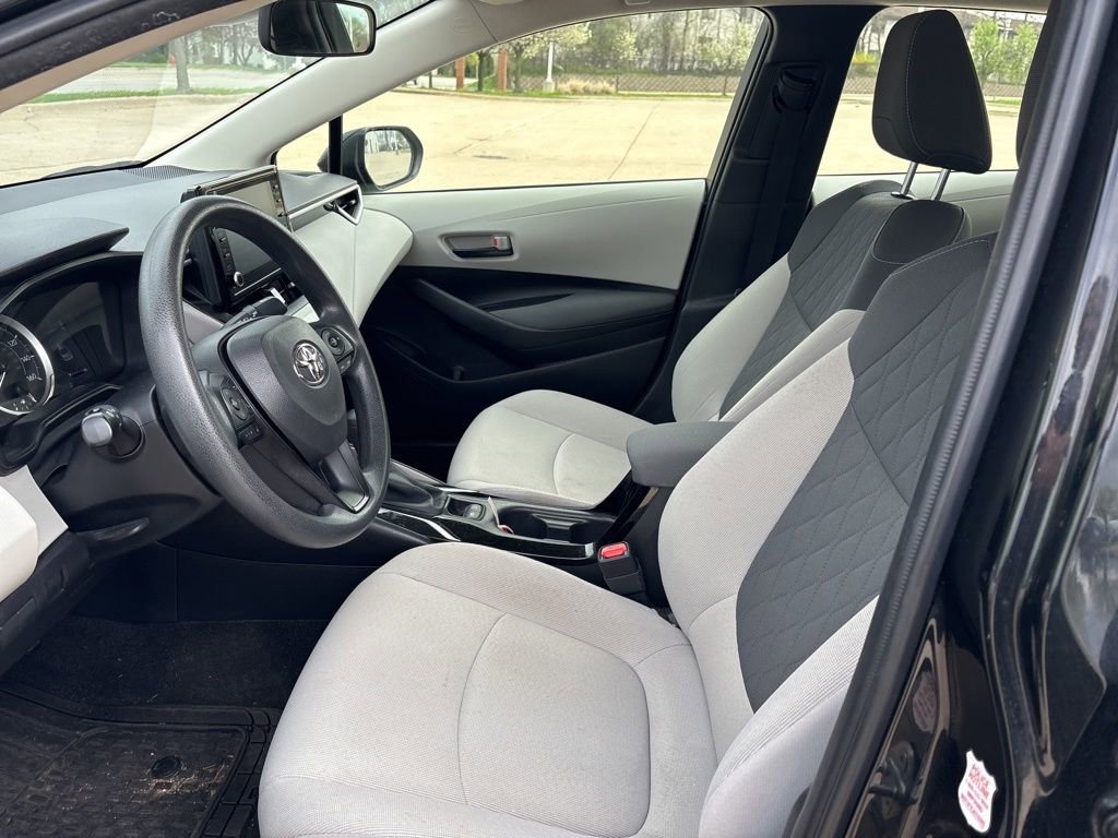 Used 2022 Toyota Corolla LE image 11