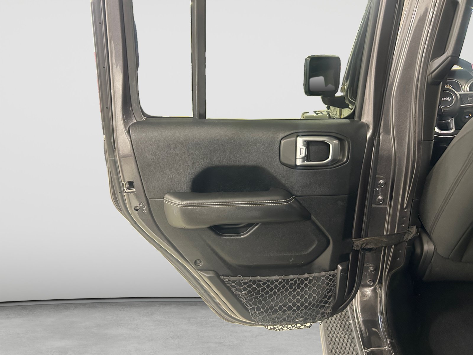 Used 2019 Jeep Wrangler Unlimited Sahara w/ Safety Group AWD/4WD image 18
