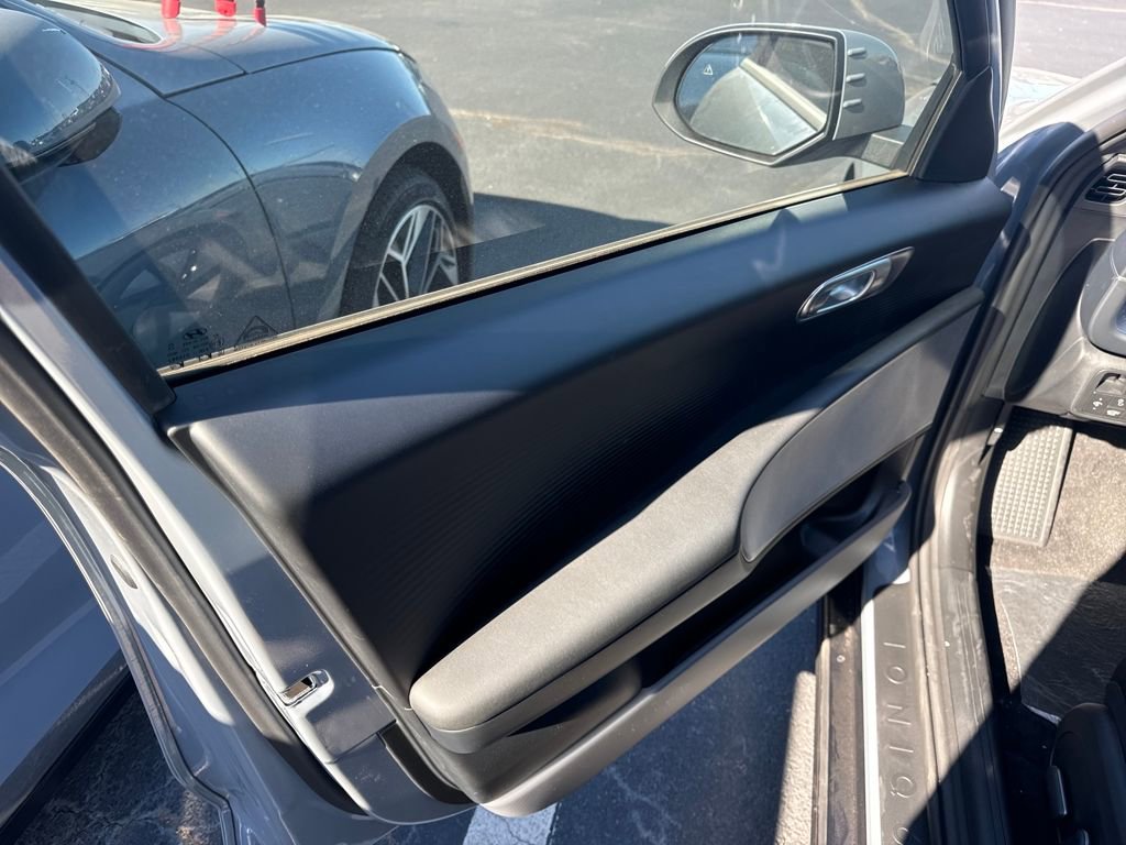 New 2025 Hyundai Ioniq 6 SE image 13