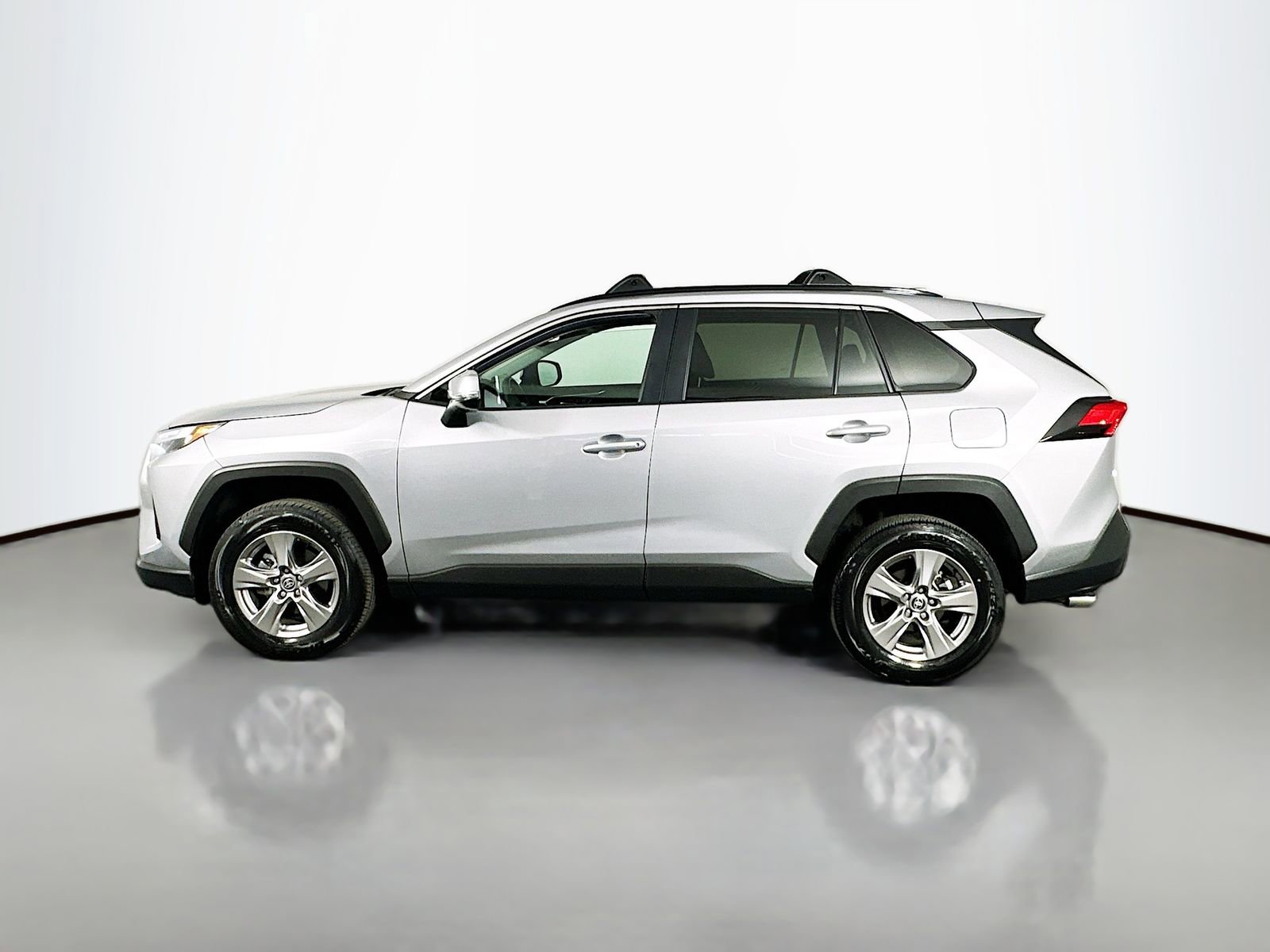 Used 2024 Toyota RAV4 XLE image 4