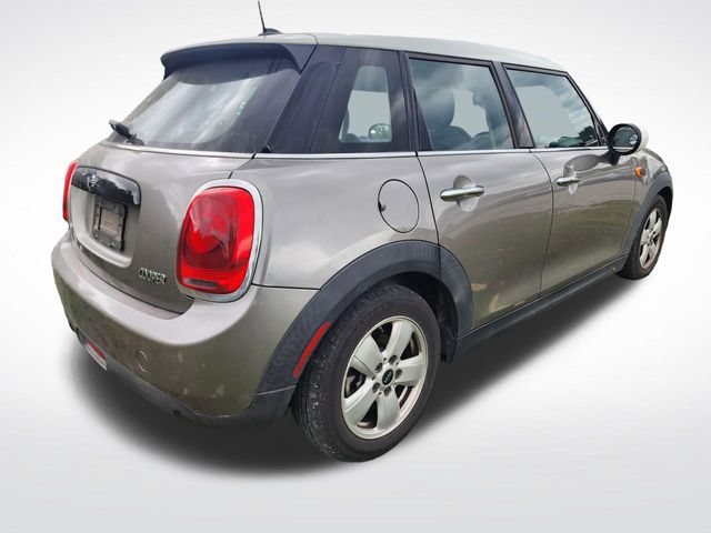 Used 2017 MINI Cooper 4-Door Hardtop FWD image 2