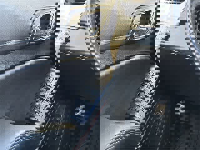 Used 2019 GMC Yukon SLT w/ Open Road Package image 17