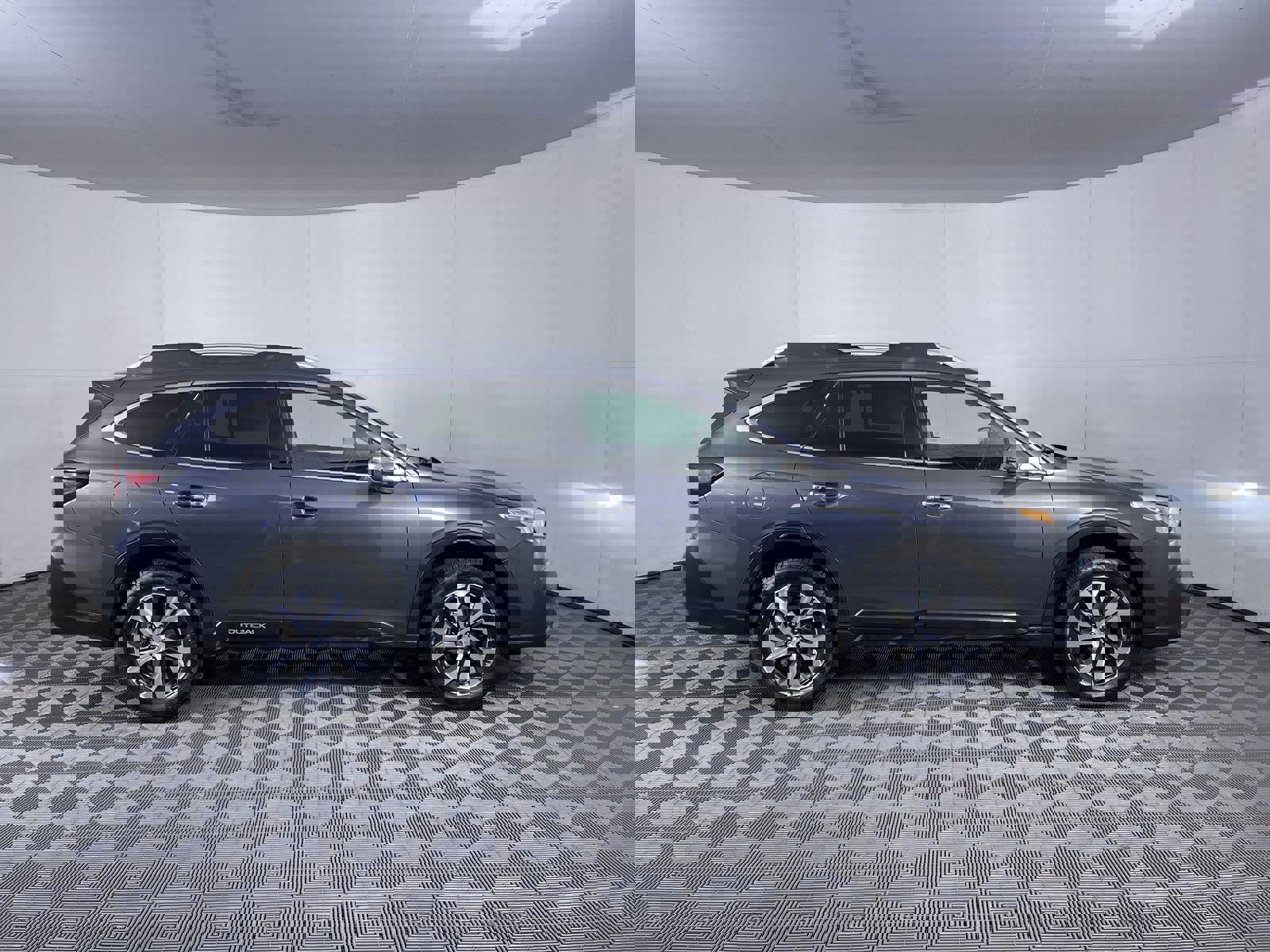 Used 2022 Subaru Outback Touring w/ Tech Package 2 image 10