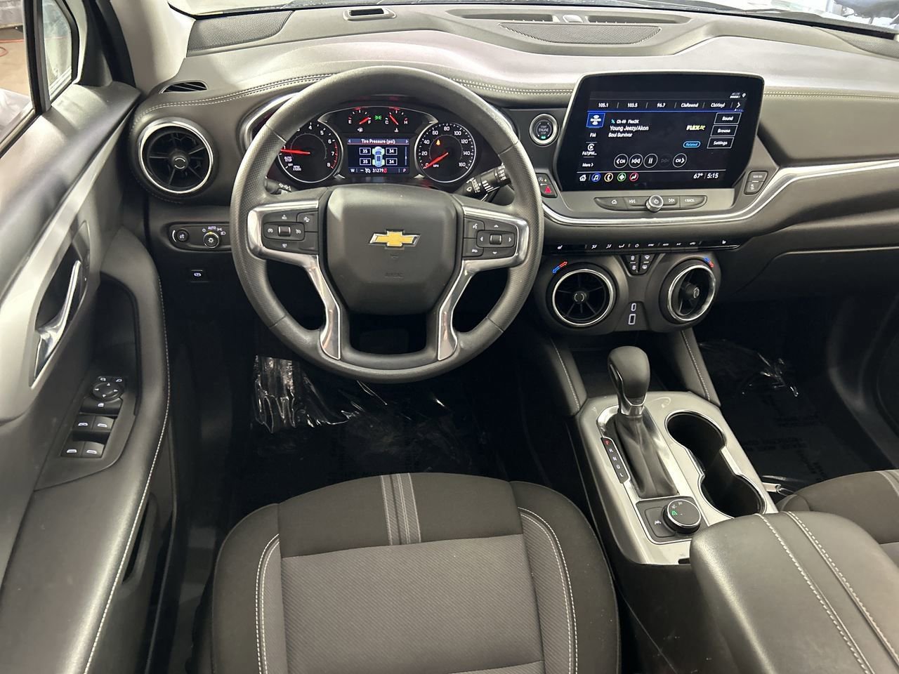 Used 2025 Chevrolet Blazer LT FWD image 21