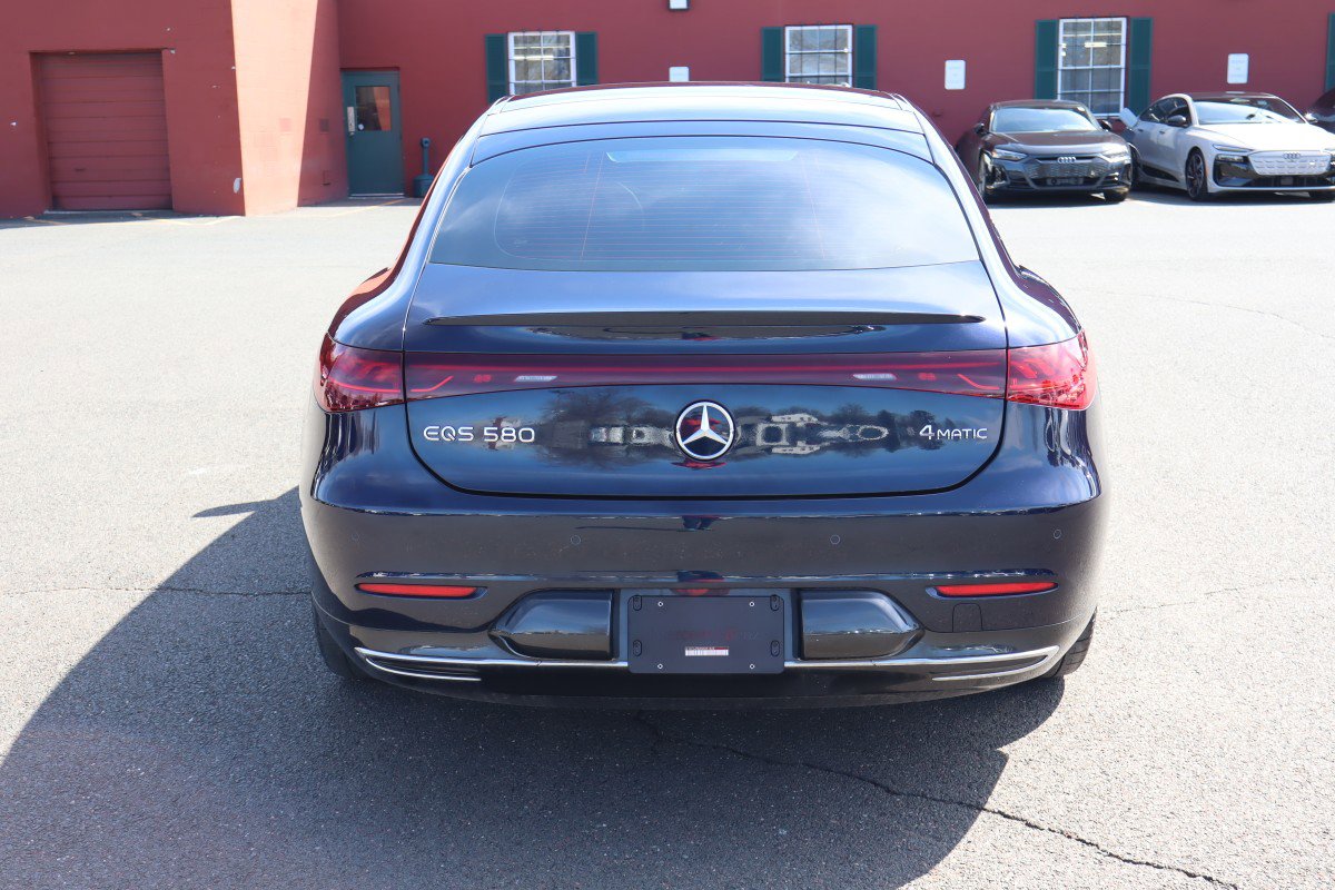 Used 2022 Mercedes-Benz EQS 580 4MATIC Sedan image 6