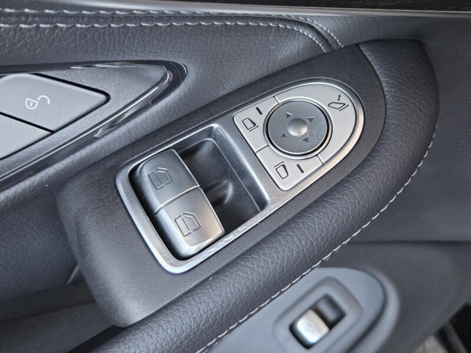 Certified 2023 Mercedes-Benz C 300 Coupe image 23