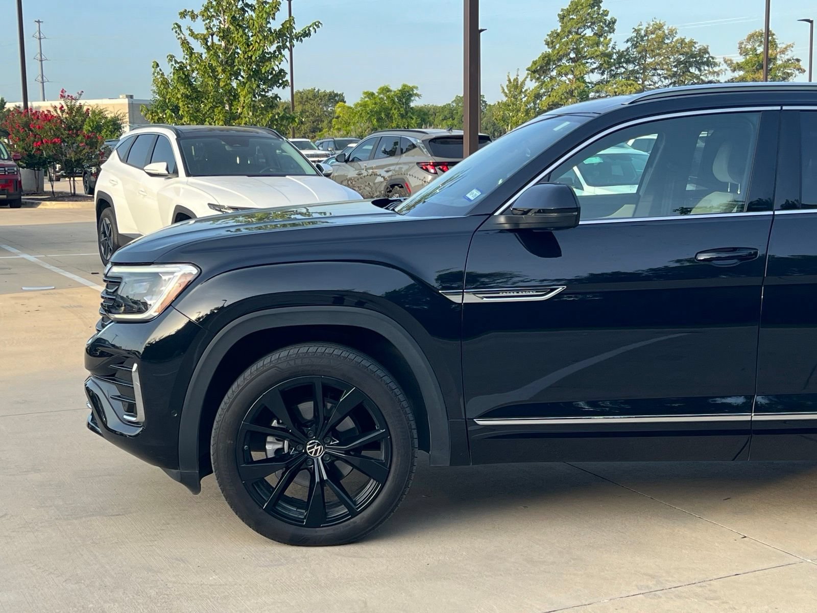 Used 2024 Volkswagen Atlas Cross Sport SEL Premium R-Line AWD/4WD image 7
